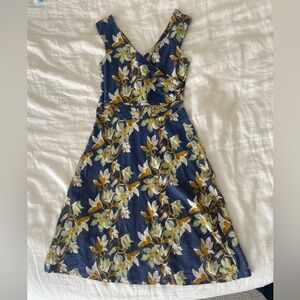 Patagonia Dress XS- Organic Cotton Floral Dress. V Front.